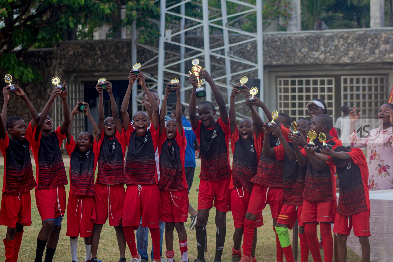 Msa West U15 Celebrate winning the MCHA Junior 5's Tourney
